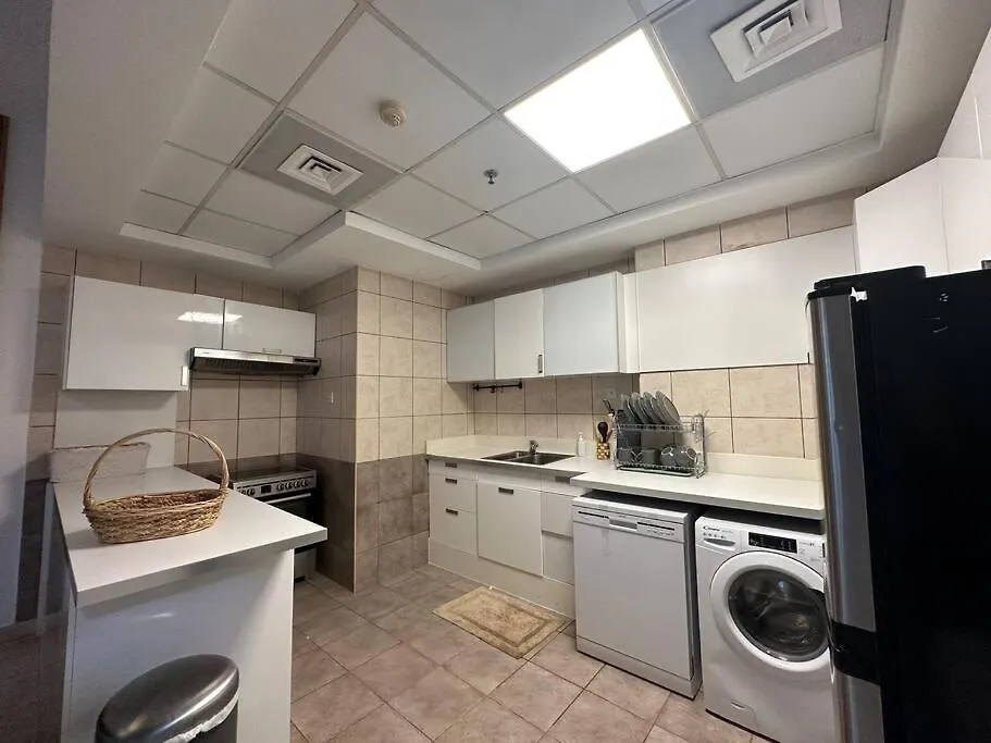2 Bedrooms Apartment With Marina Views Dubai