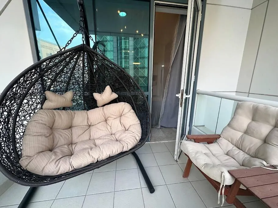 2 Bedrooms Apartment With Marina Views Dubai