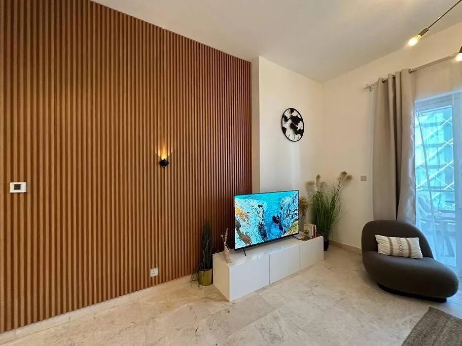 2 Bedrooms Apartment With Marina Views Dubai