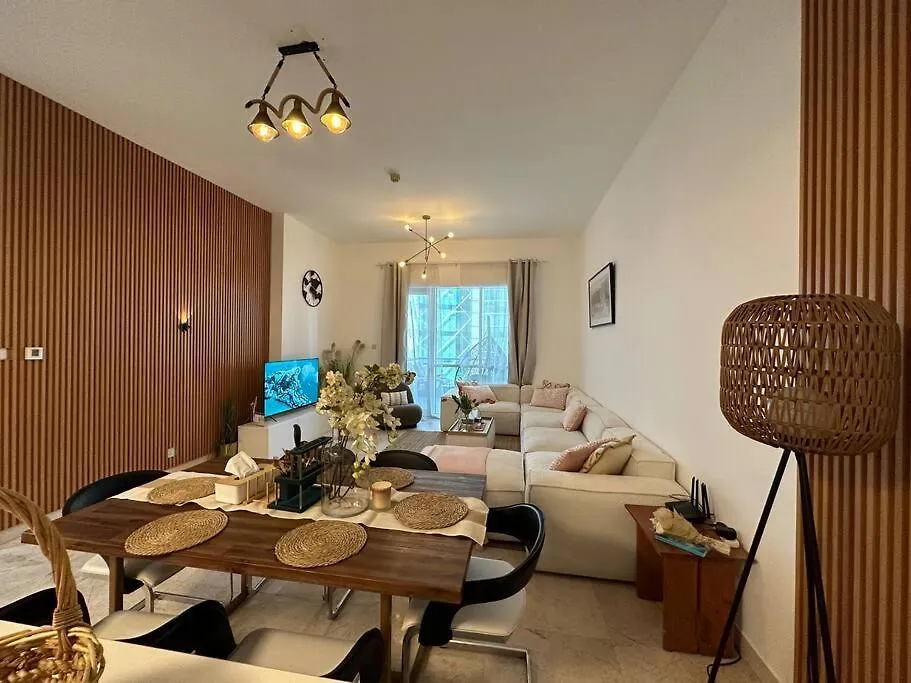 2 Bedrooms Apartment With Marina Views Dubai