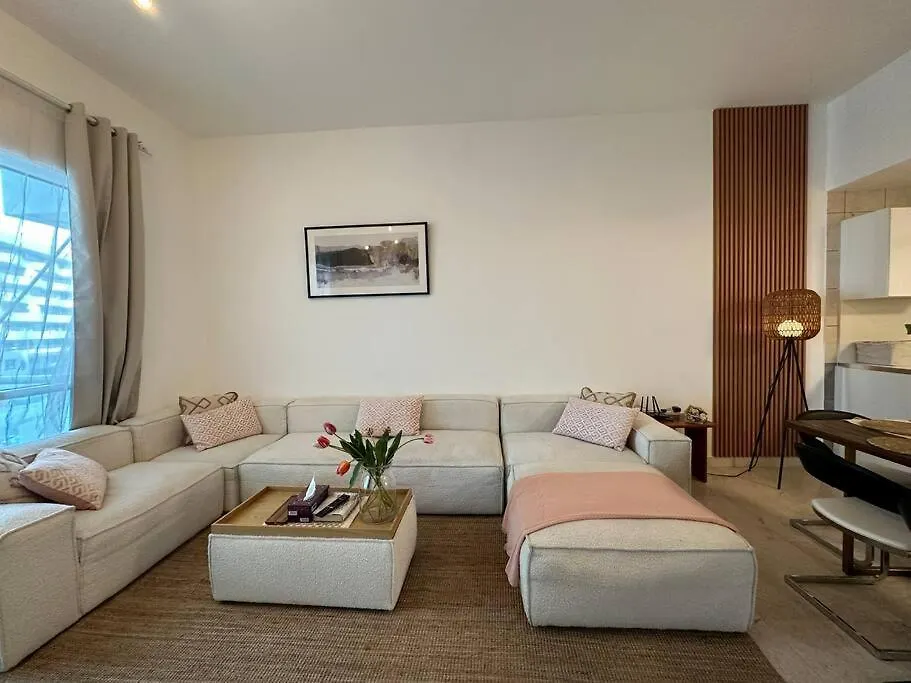 2 Bedrooms Apartment With Marina Views Dubai