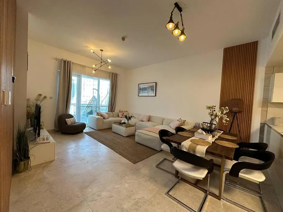 2 Bedrooms Apartment With Marina Views Dubai